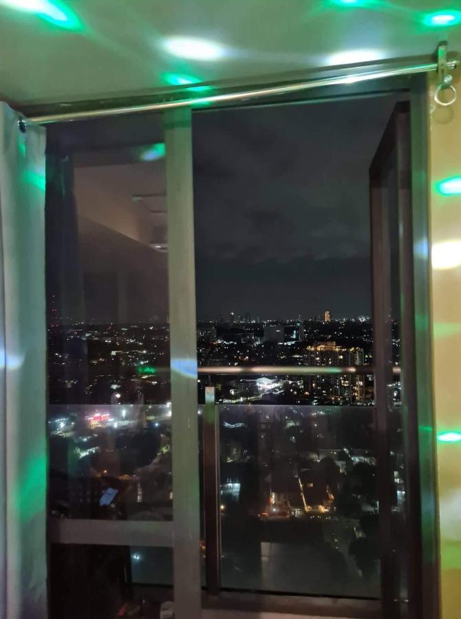 Congressional Town Center Aparthotel Manila Bagian luar foto