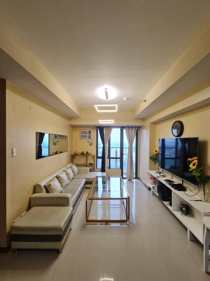Congressional Town Center Aparthotel Manila Bagian luar foto